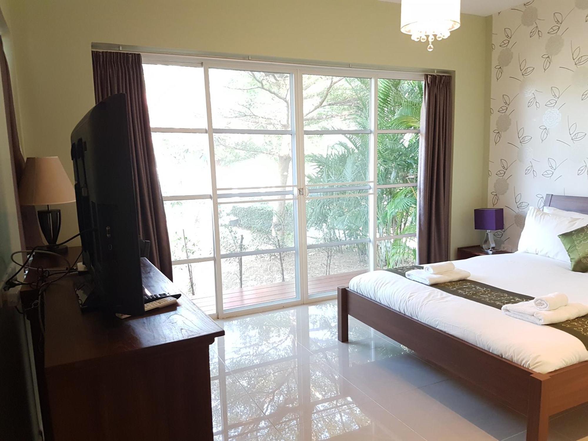 The Hillside Pranburi Resort Номер фото